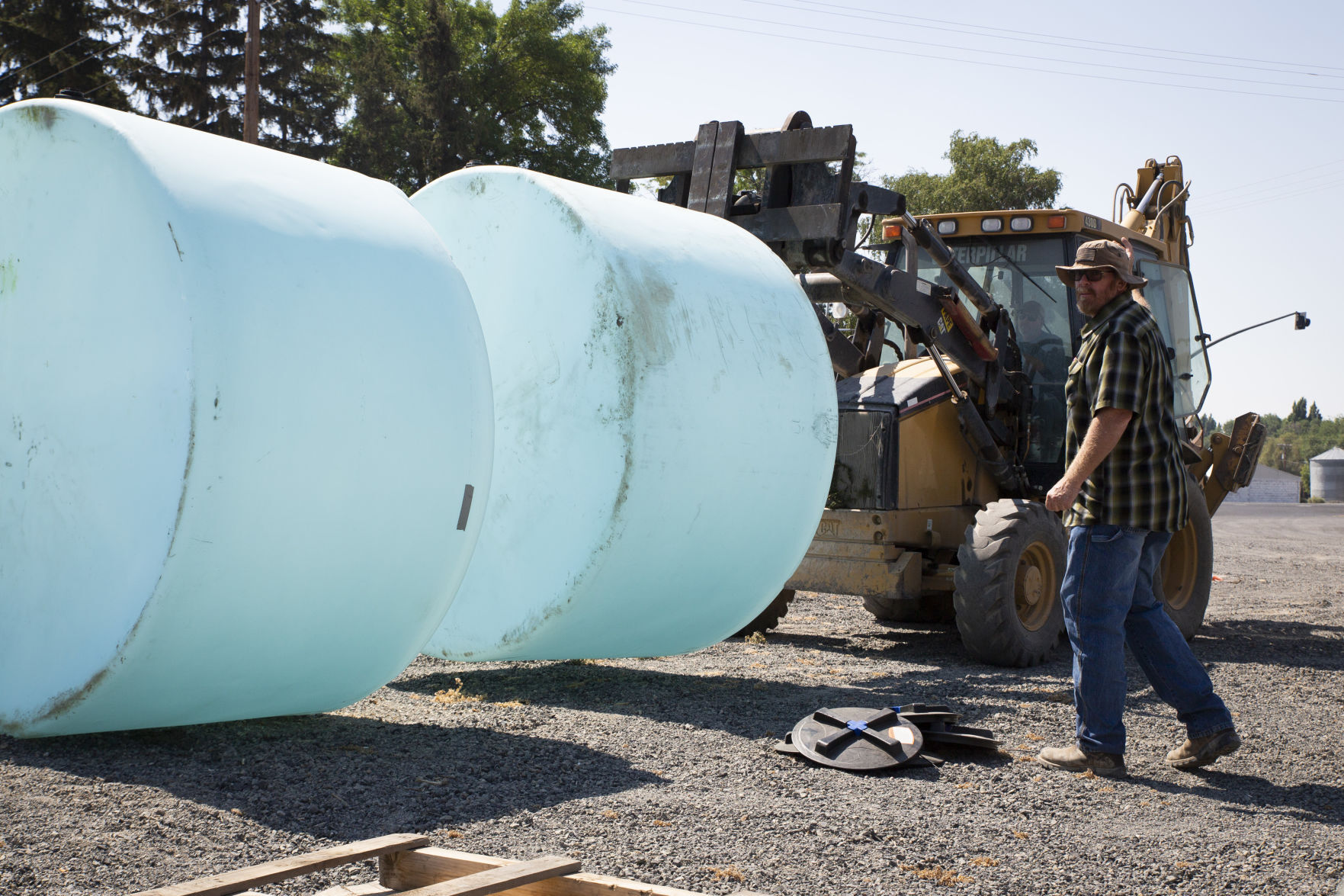 TID 1550 gallon tanks